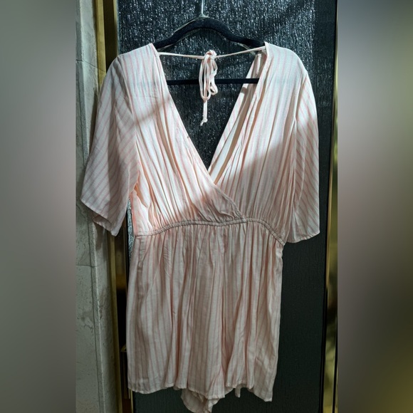 NWT Charlotte Russe Pink & White Striped Romper with Button Detail - Picture 3 of 5